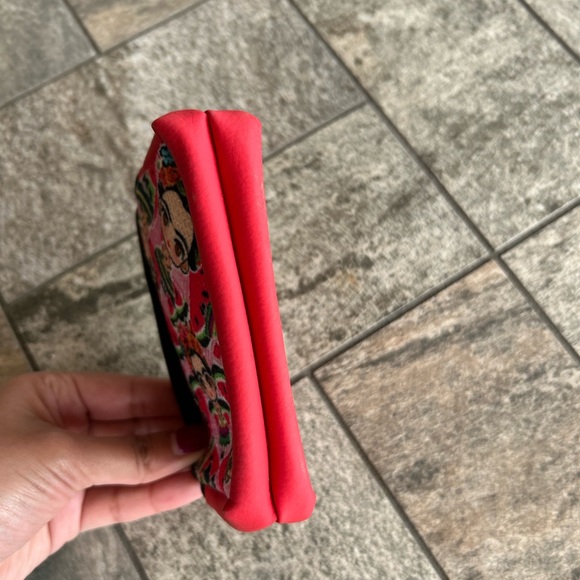 Frida Kahlo Patterned Pouch - Picture 4 of 6